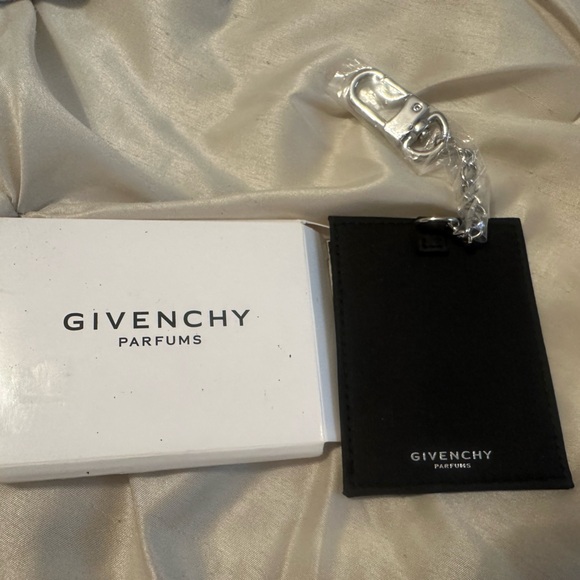 Givenchy Parfums Cardholder - - Picture 2 of 5